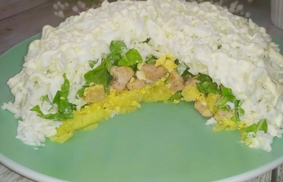 Салат Невеста из курицы и пекинской капусты как спокойное летнее бытовое решение