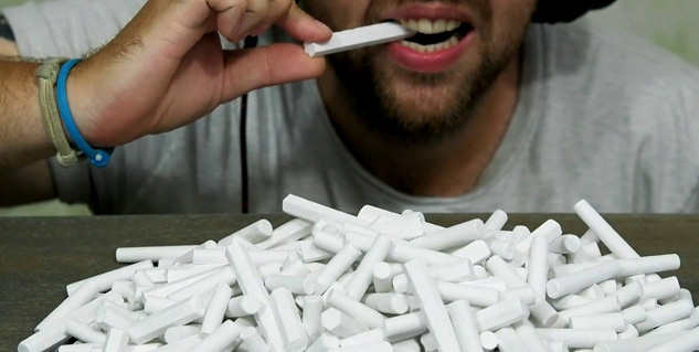 Почему у некоторых людей возникает тяга к мелу?