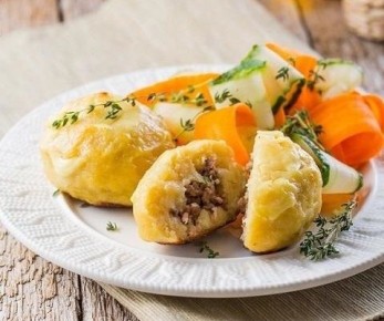 Как приготовить картофельные кнедли с мясом, которые удивят ваших гостей