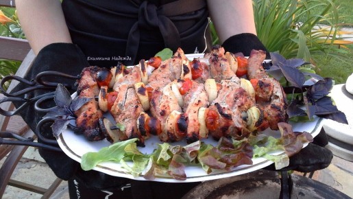 Необычный шашлык: как удивить гостей оригинальным рецептом