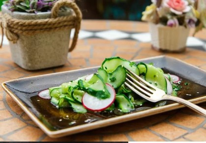 Японский салат из огурцов: освежающий вкус в каждой тарелке