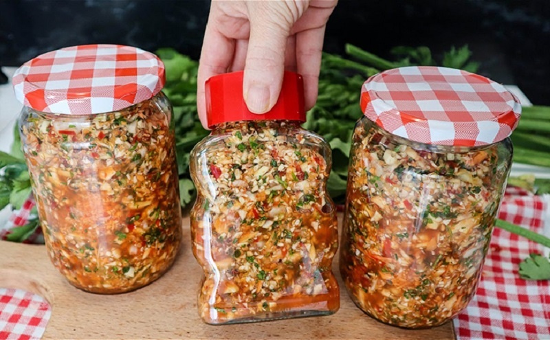 Как сохранить лето в банке: домашняя витаминная приправа без консервантов