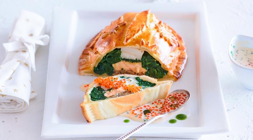 Кулебяка с рыбным наполнителем: изысканное угощение для большой компании