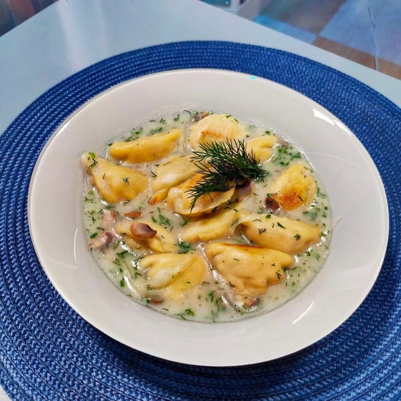 Волшебство вареников в грибном соусе: постный рецепт на зиму