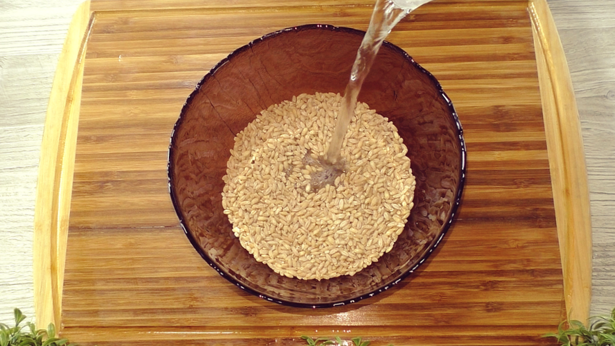 Как приготовить рассольник с перловкой: простые шаги к зимнему запасу