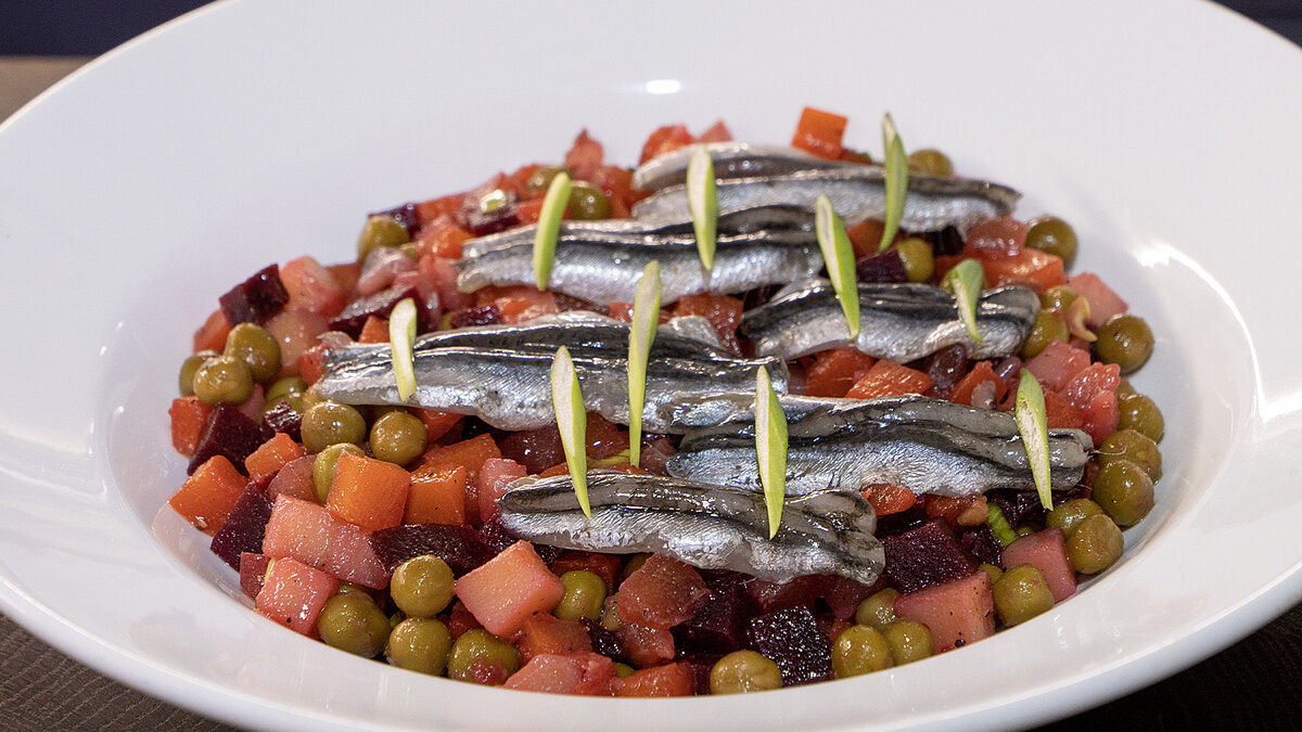 Винегрет с килькой: вкус детства в каждой ложке