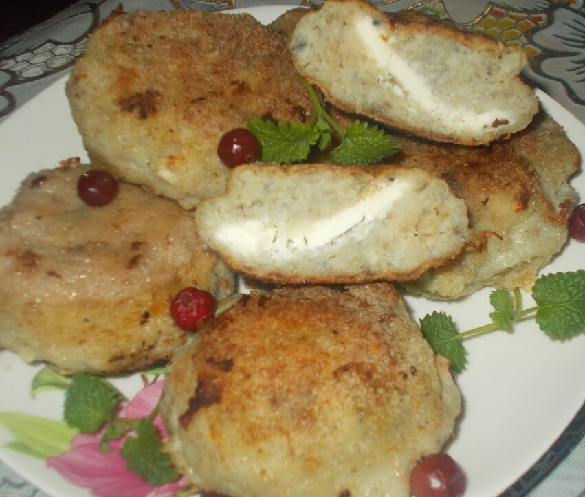 Сочные рыбные котлеты с сыром: просто и вкусно
