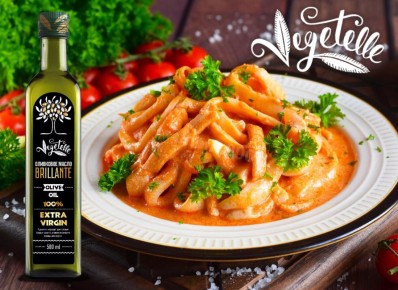 Нежные тушёные кальмары с овощами: быстро и вкусно