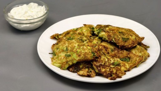 Кабачковые оладьи с манкой и сыром: вкус настоящего домашнего уюта