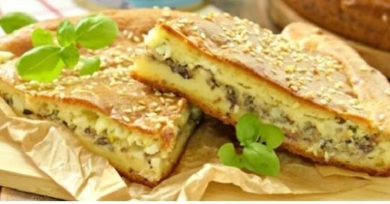 Нежный заливной пирог с минтаем и зелёным луком