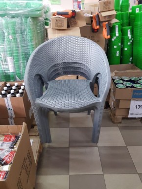 Топовые находки в магазине "Светофор": от кресел до замороженной рыбы