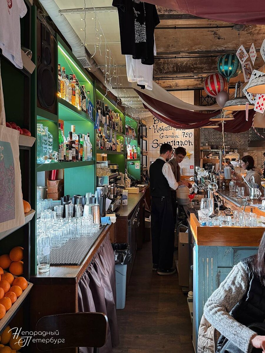 Вкус Израиля в сердце Петербурга: бар «Бекицер»