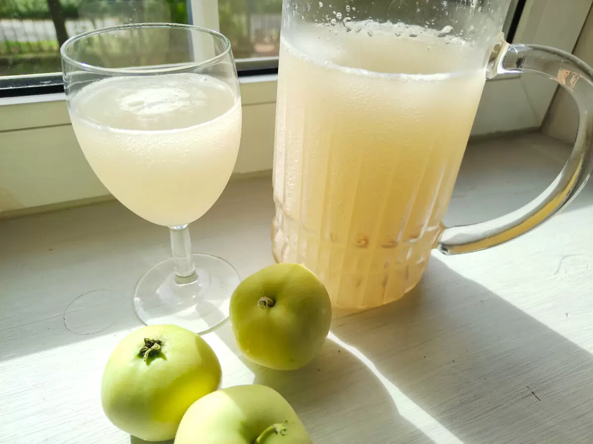 Угадай, что нового? Яблочный квас из запасников СССР — освежающая находка этого лета!