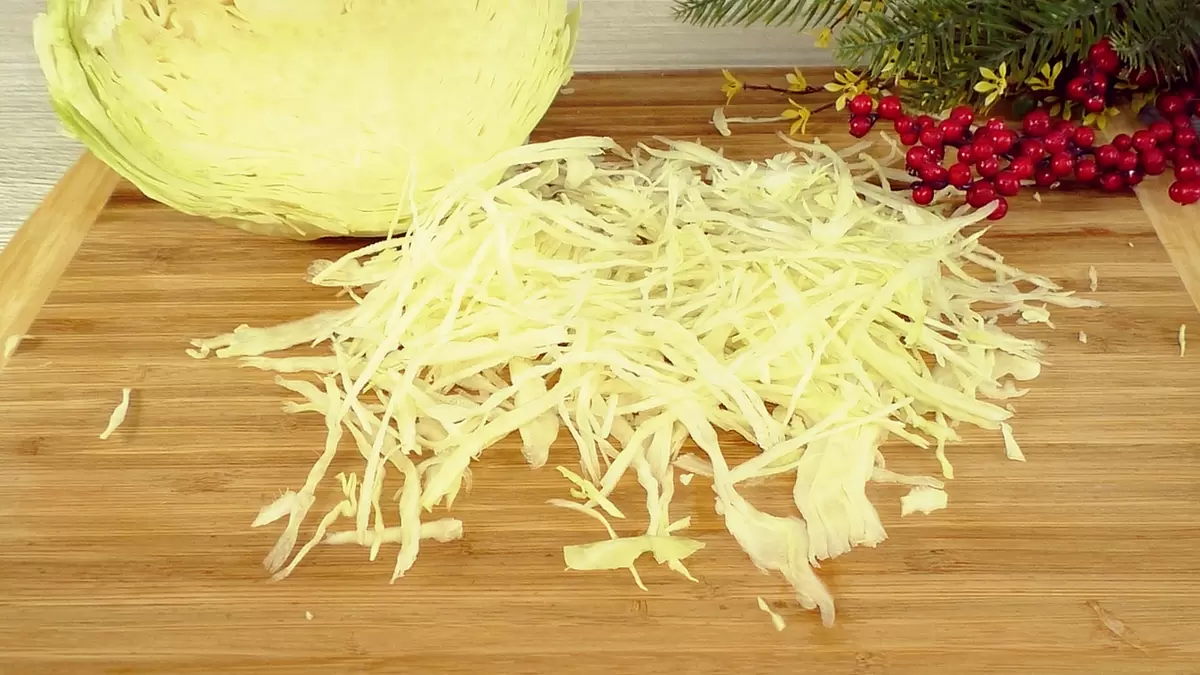 Вкусный капустный салат: легкий и полезный рецепт на каждый день