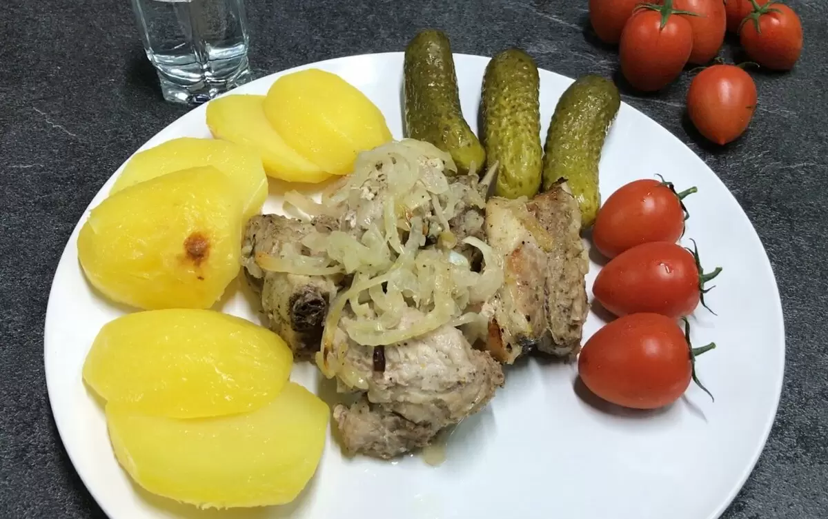 Сочные свиные ребрышки в банке: простой и оригинальный рецепт для легкого ужина