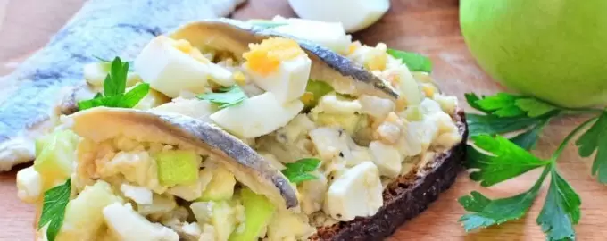Форшмак из селедки с яблоком и яйцами: как приготавливается классика