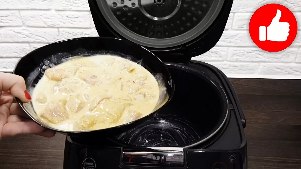 Вкусный обед: цветная капуста с фрикадельками в мультиварке