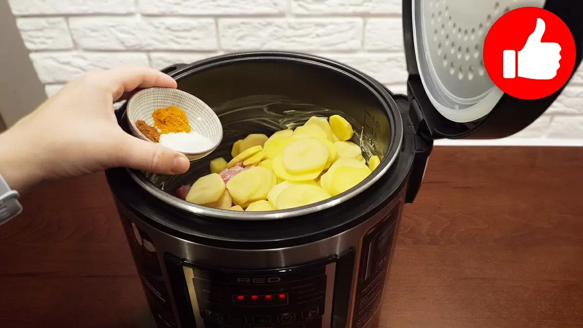 Вдохновение для ужина: курица с картошкой и луком в мультиварке