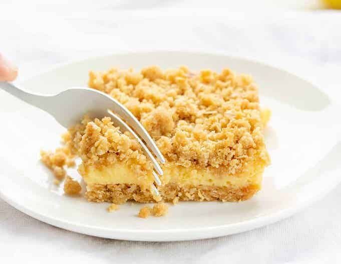 Лимонные батончики с овсяной крошкой: легко, вкусно и оригинально