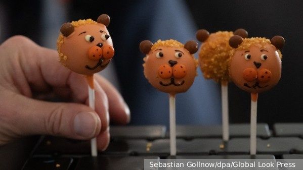 1 февраля: праздник сладостей и профессионала лифтового хозяйства