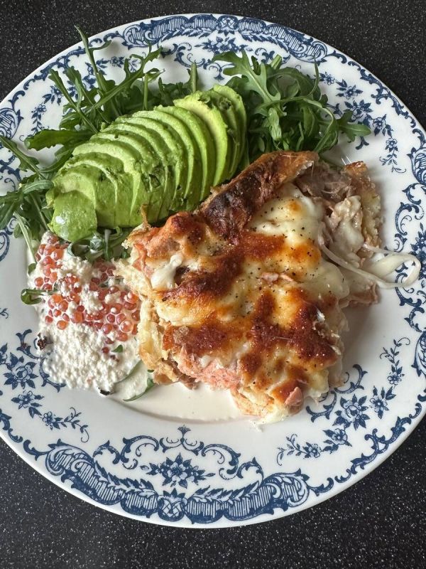 Запеканка с семгой и круассанами для гурманов