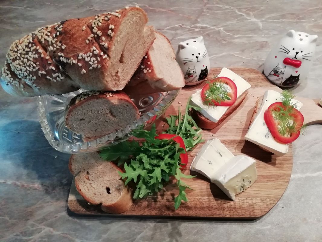 Цельнозерновой французский багет: вкус и польза в каждом кусочке